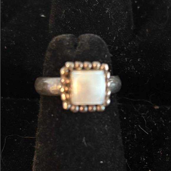 Silpada Silver Button Ring with Pearl Stone Size 3-1/2 - Picture 3 of 5